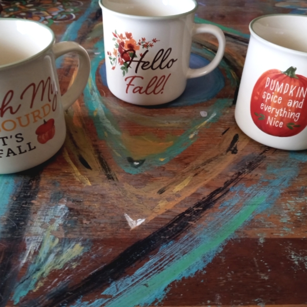 Set of 3 coffee or tea mugs